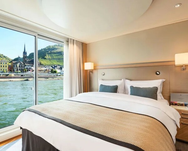 Viking Sjofn - Veranda Suite AA 2.jpg